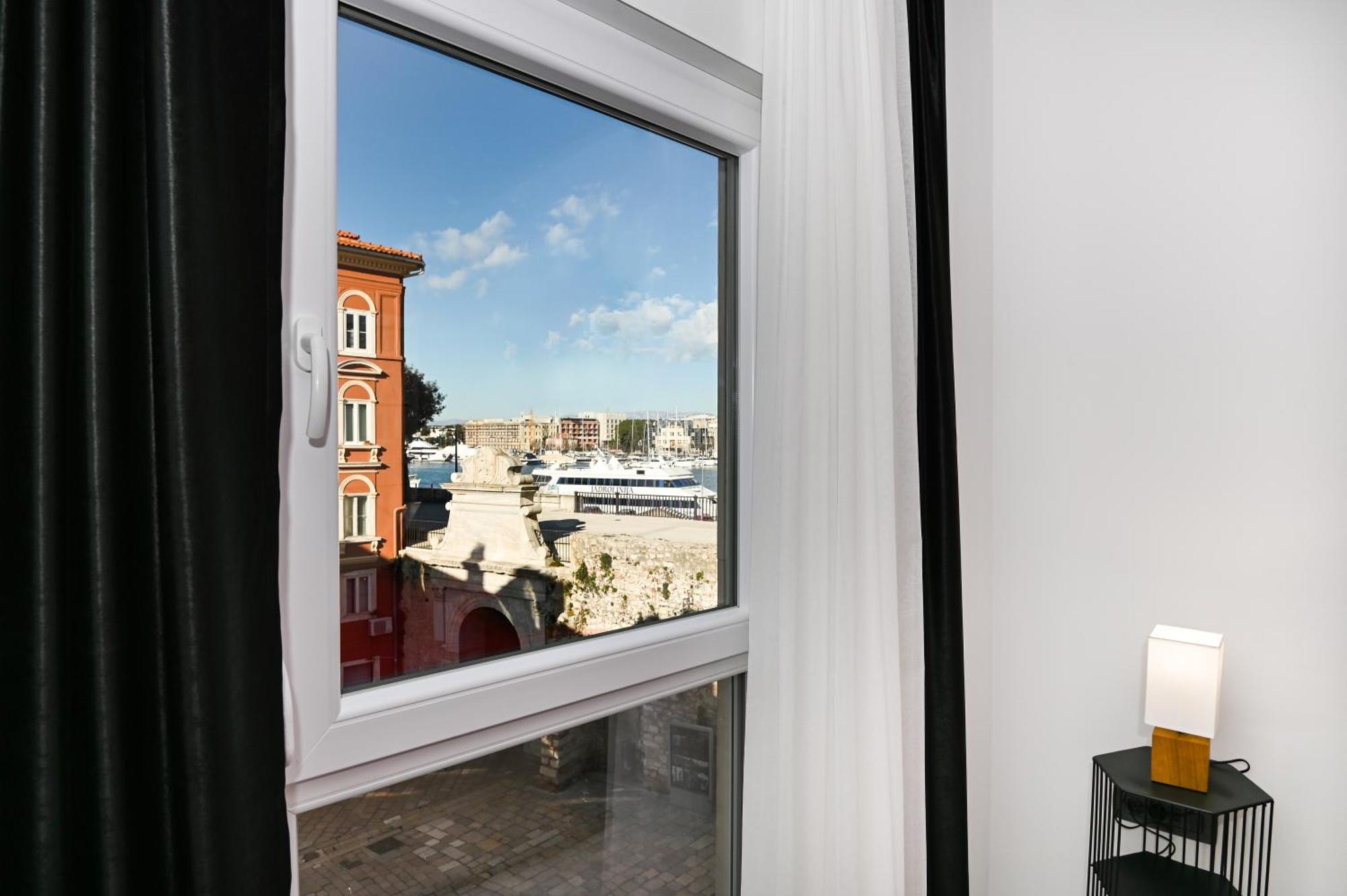 Luxury Gloria Old Town With Sea View